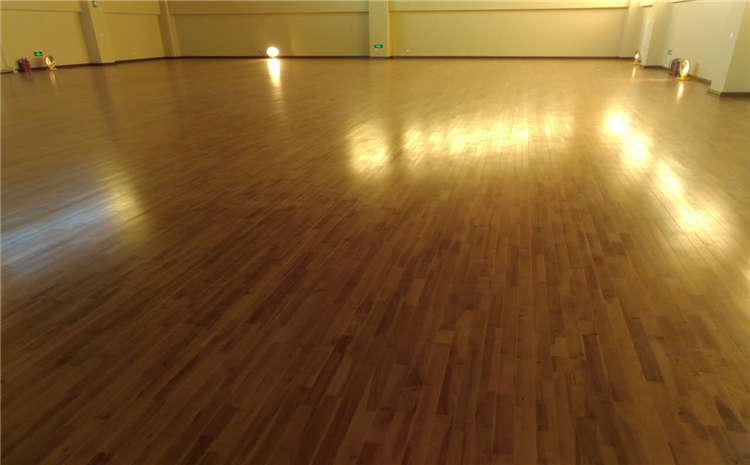 專業的舞蹈房木地板一般多少錢?