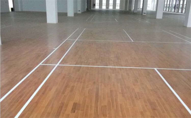 五角楓風(fēng)雨操場運(yùn)動(dòng)地板市場價(jià)格表