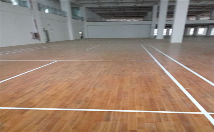 柞木體育運(yùn)動(dòng)地板怎么翻新